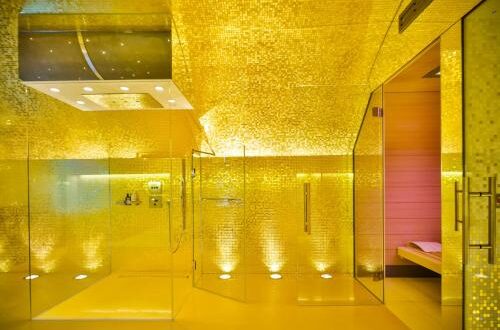 vienna boutique hotels - gold inside of a room
