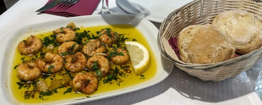 what to eat in lisbon: gambas à guilho