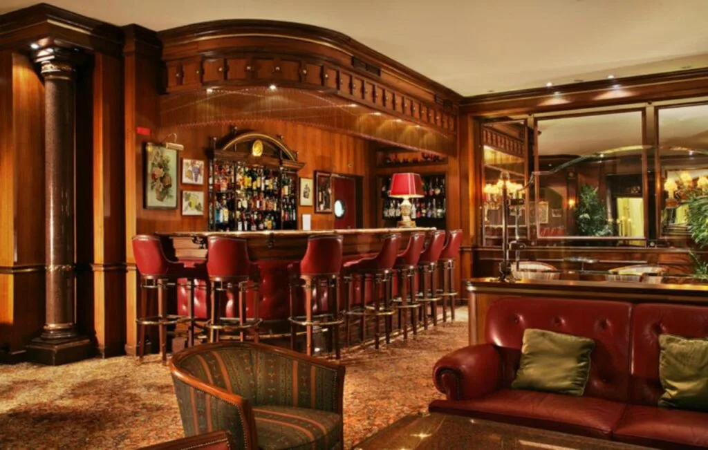 the bar at Avenida Palace hotel in lisbon